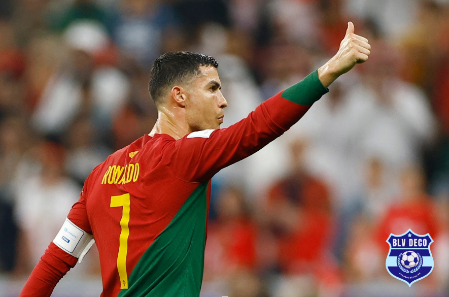 Lương của Ronaldo tính ra tiền Việt theo tỷ giá hiện nay là bao nhiêu?